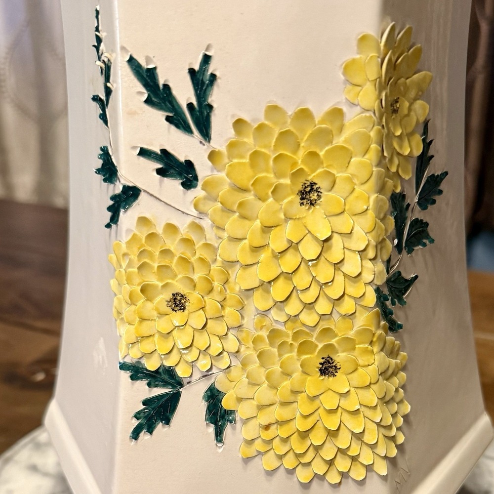 VTG 60s MCM Pagoda Yellow 3D Chrysanthemum Cookie Jar Floral Canister Urn Lid - Picture 4 of 16